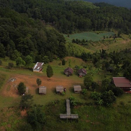 ไร่นิธิสุนทร Nithisoonthon Farmstay Mae Hong Son Ngoại thất bức ảnh