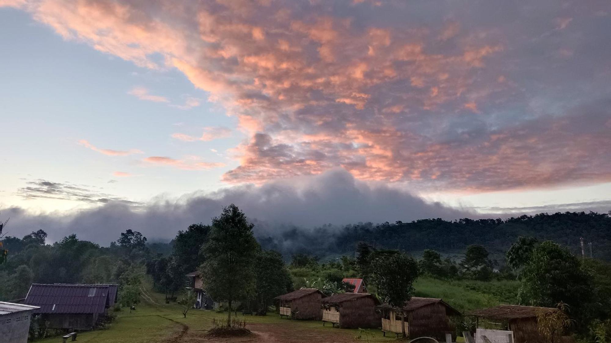 ไร่นิธิสุนทร Nithisoonthon Farmstay Mae Hong Son Ngoại thất bức ảnh