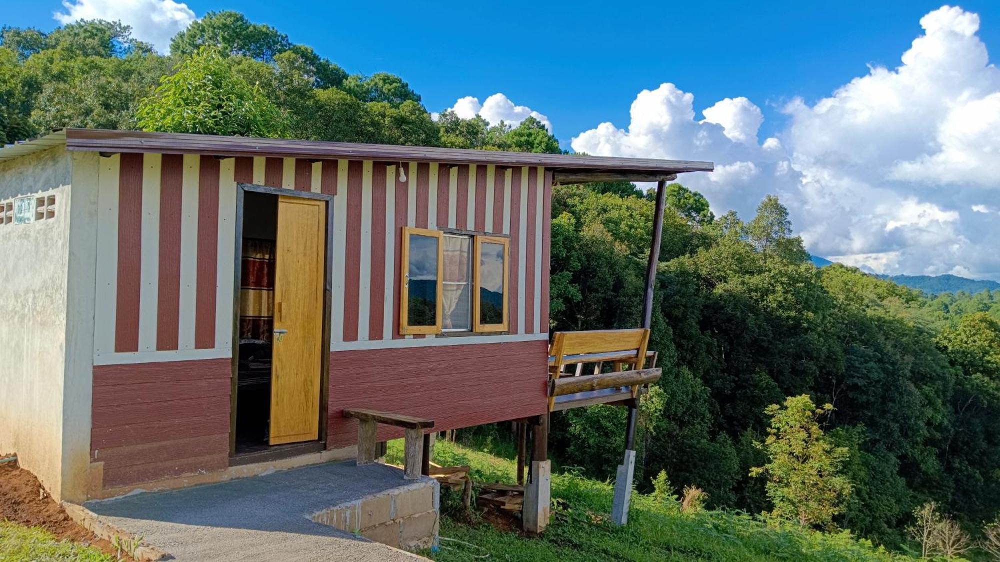 ไร่นิธิสุนทร Nithisoonthon Farmstay Mae Hong Son Ngoại thất bức ảnh
