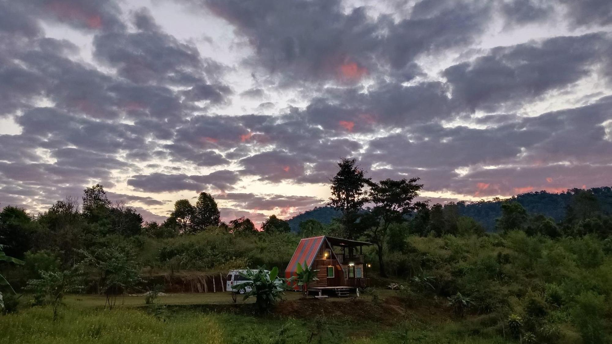 ไร่นิธิสุนทร Nithisoonthon Farmstay Mae Hong Son Ngoại thất bức ảnh